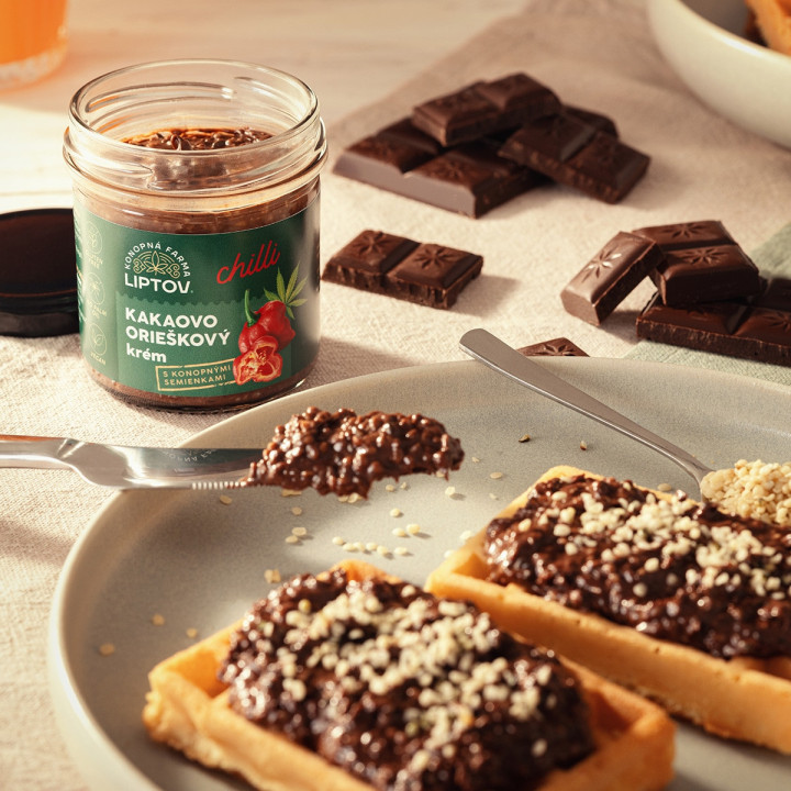 Kakaovo-orieškový krém s konopnými semienkami – Klasik s chilli