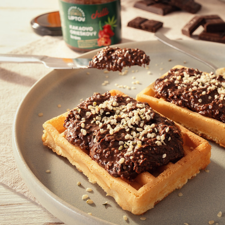 Kakaovo-orieškový krém s konopnými semienkami – Klasik s chilli
